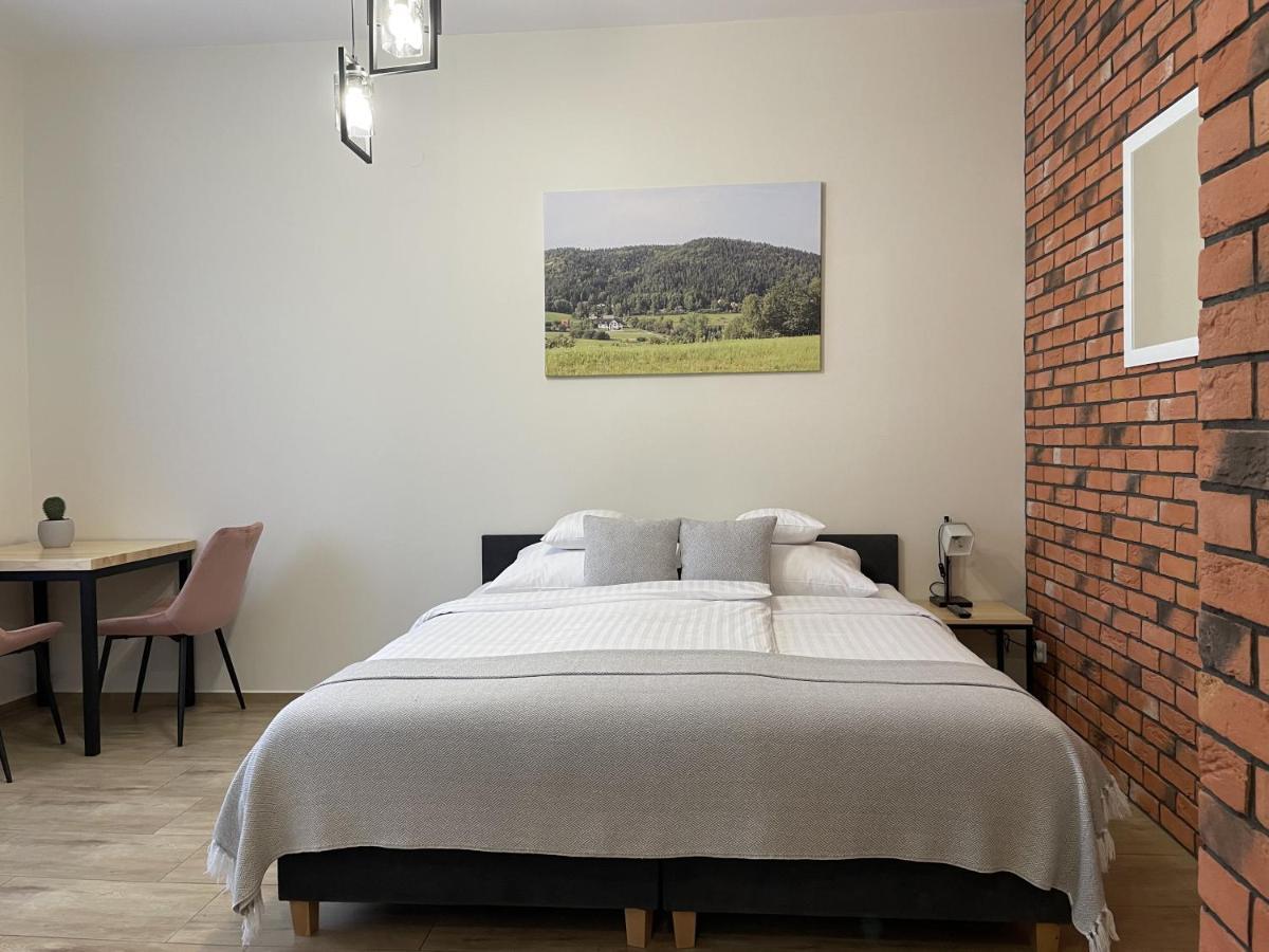 Dwor Bysina Villa Myślenice Exteriör bild