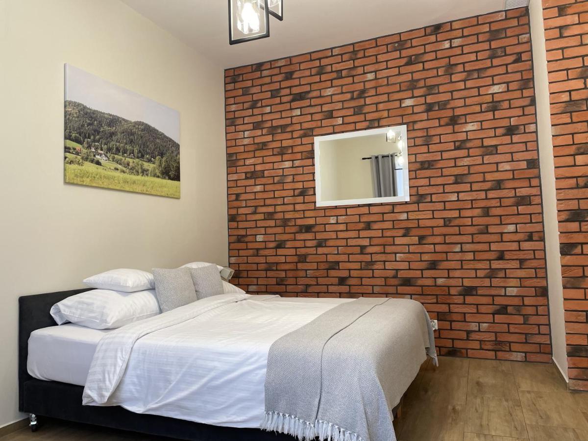 Dwor Bysina Villa Myślenice Exteriör bild