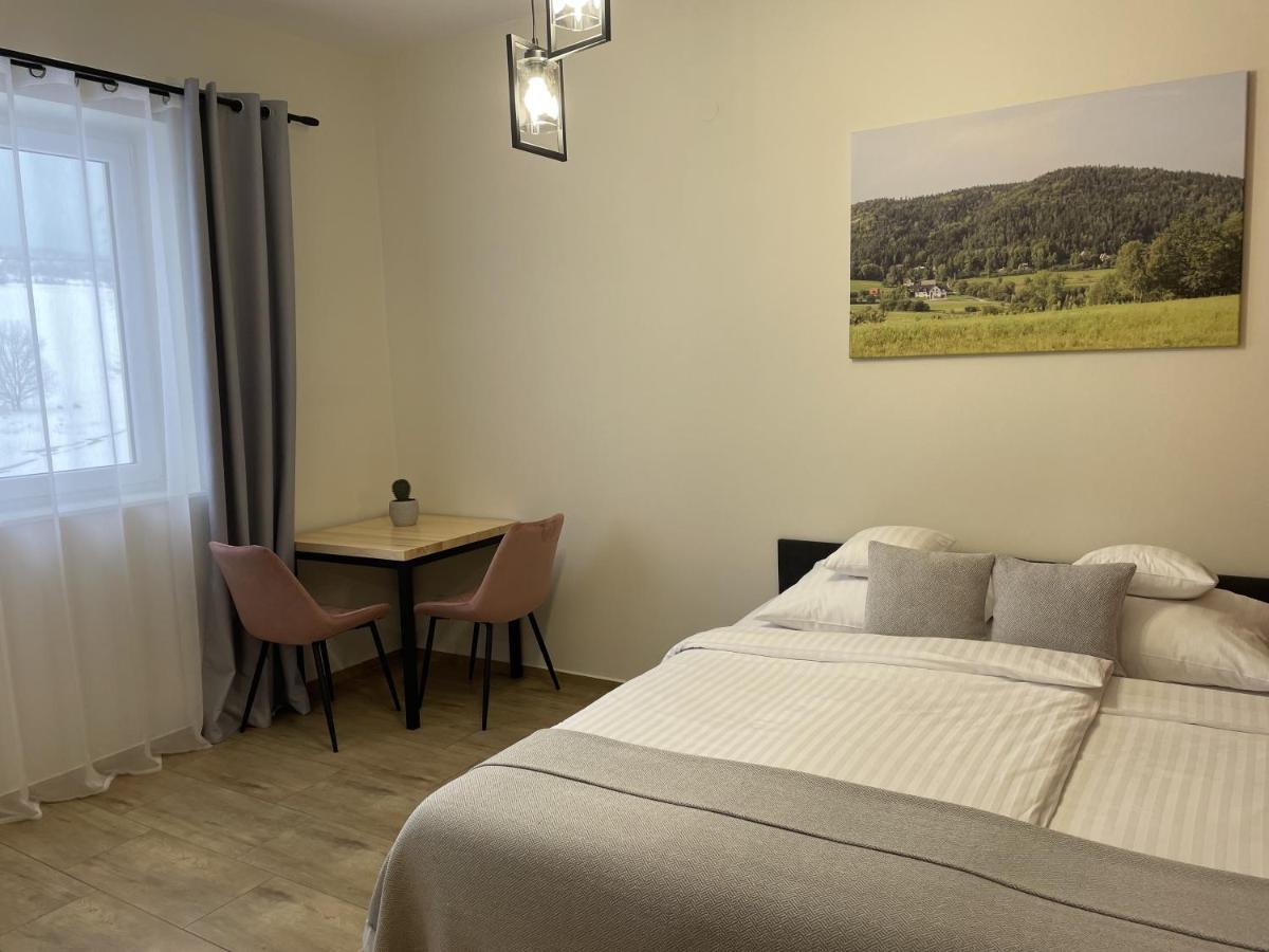 Dwor Bysina Villa Myślenice Exteriör bild