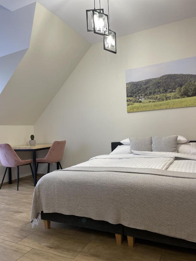 Dwor Bysina Villa Myślenice Exteriör bild