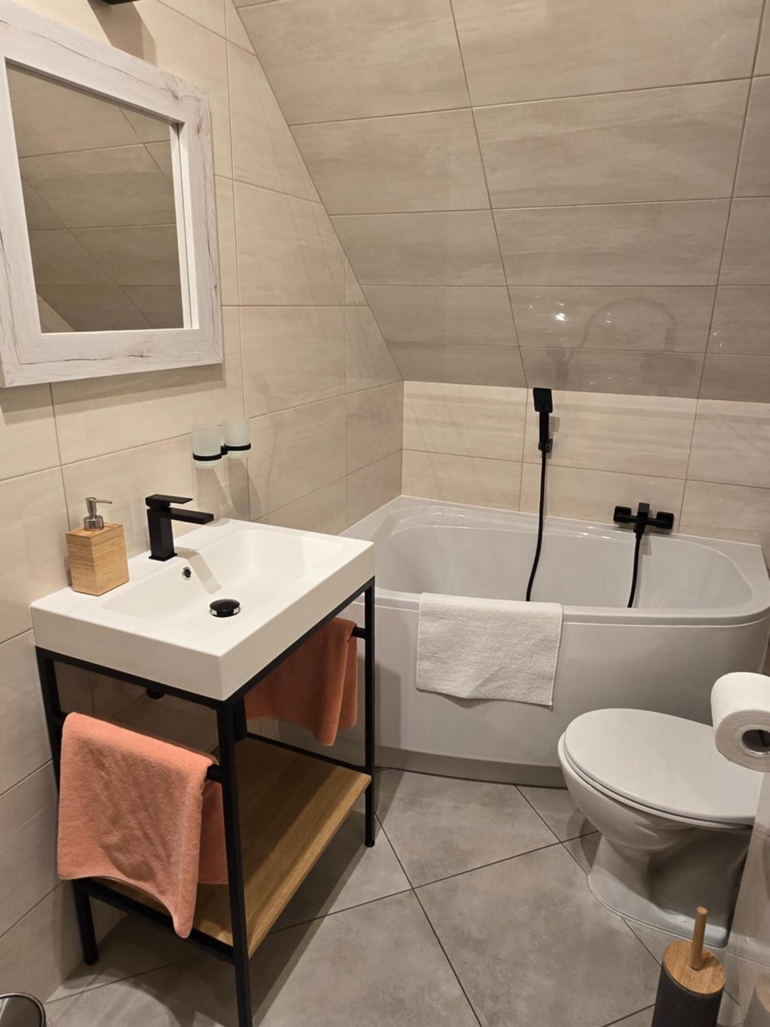 Dwor Bysina Villa Myślenice Exteriör bild