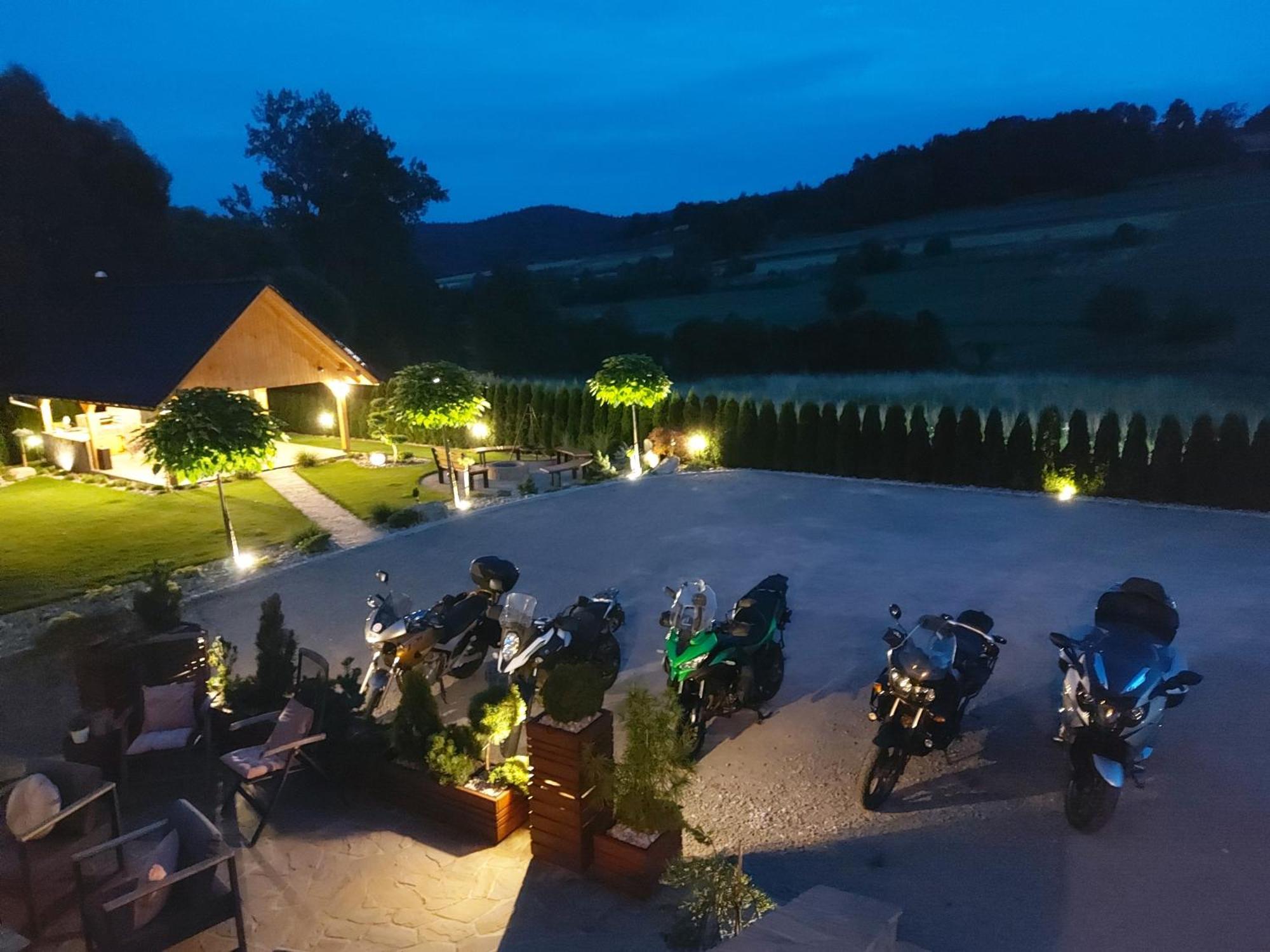Dwor Bysina Villa Myślenice Exteriör bild